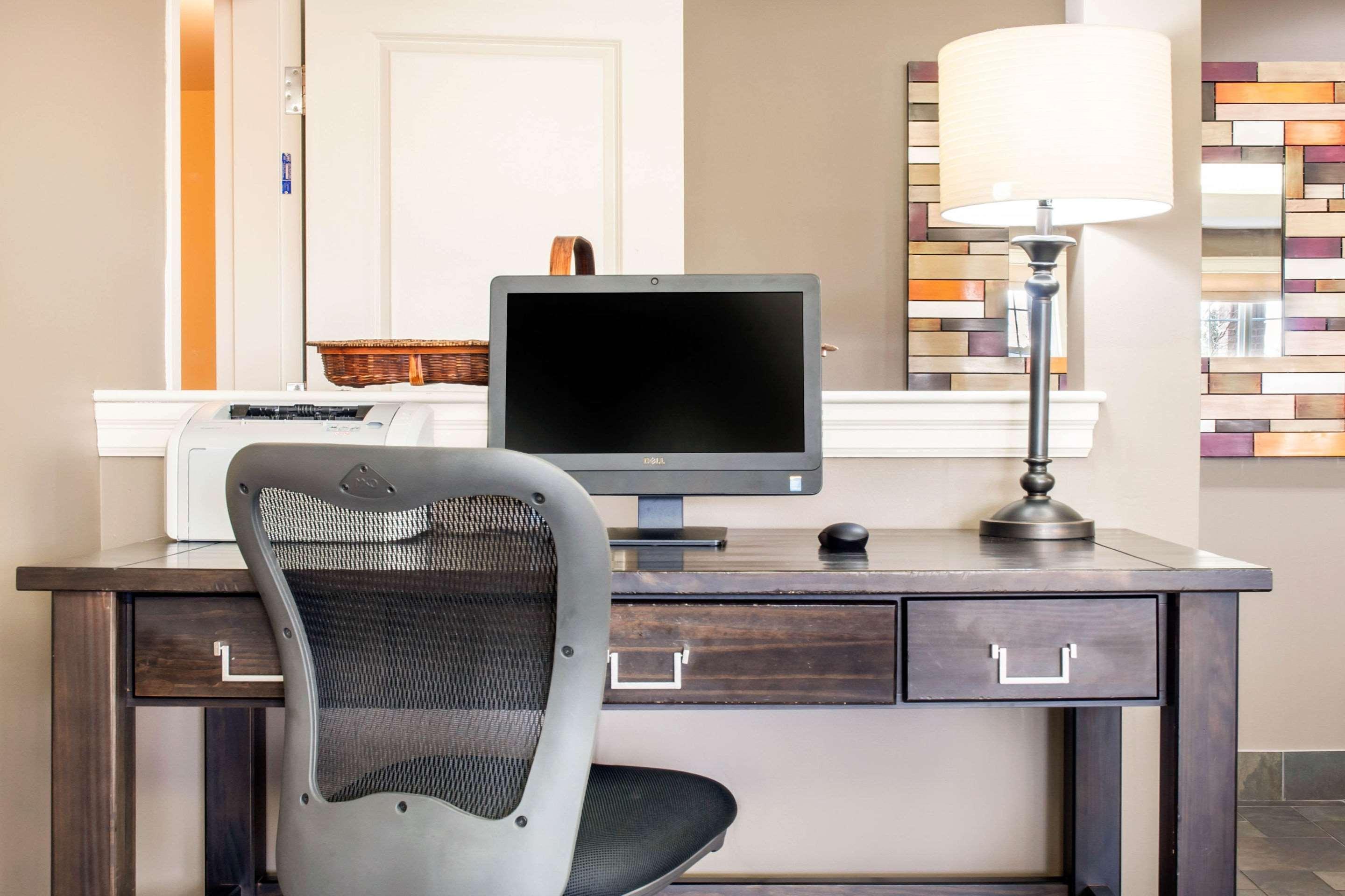 Quality Inn & Suites Quispamsis Rothesay Extérieur photo