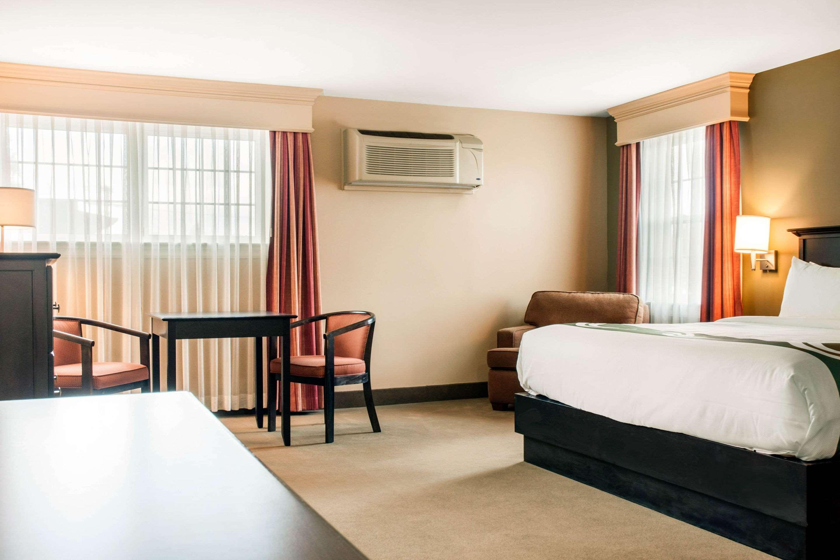 Quality Inn & Suites Quispamsis Rothesay Extérieur photo