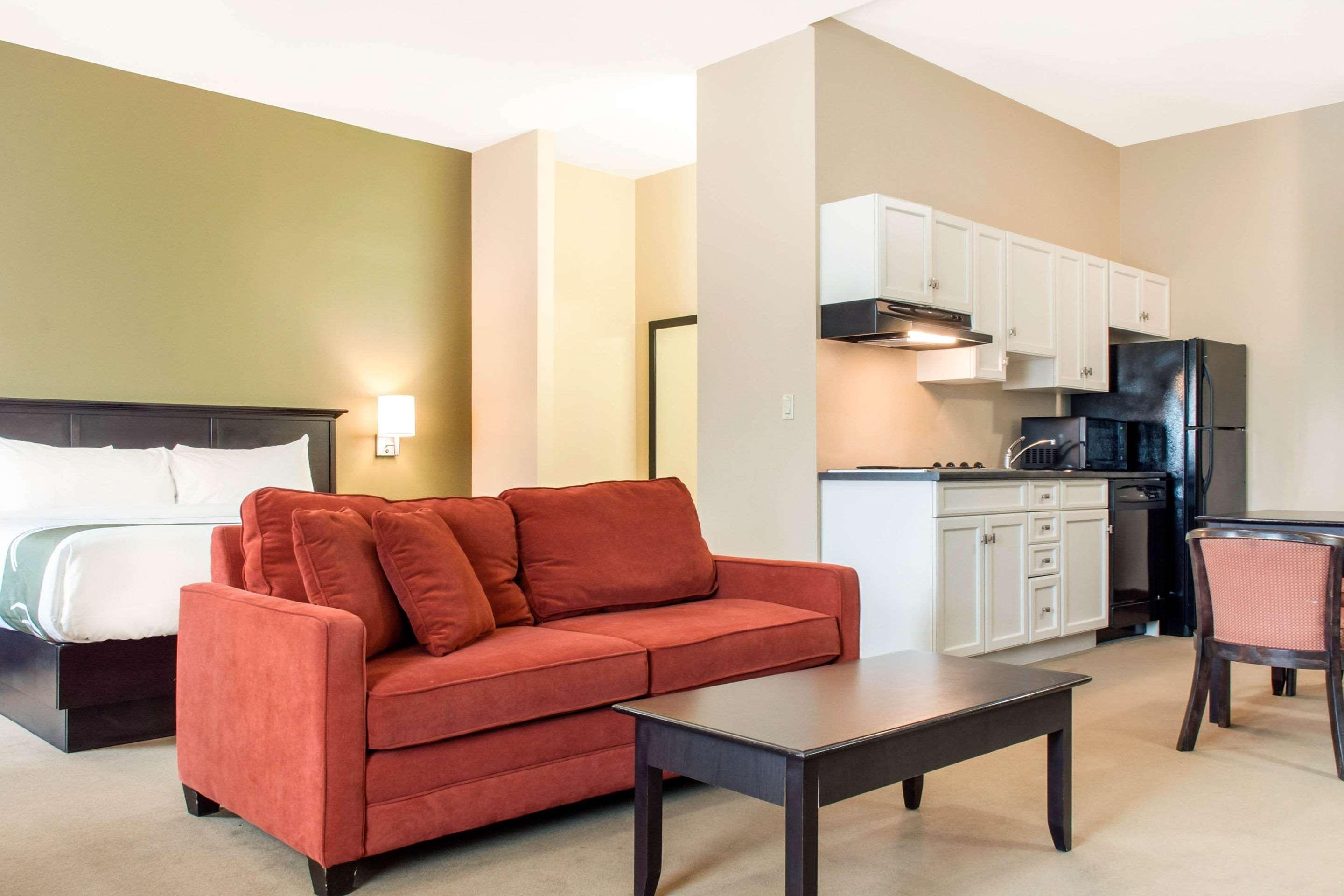 Quality Inn & Suites Quispamsis Rothesay Extérieur photo