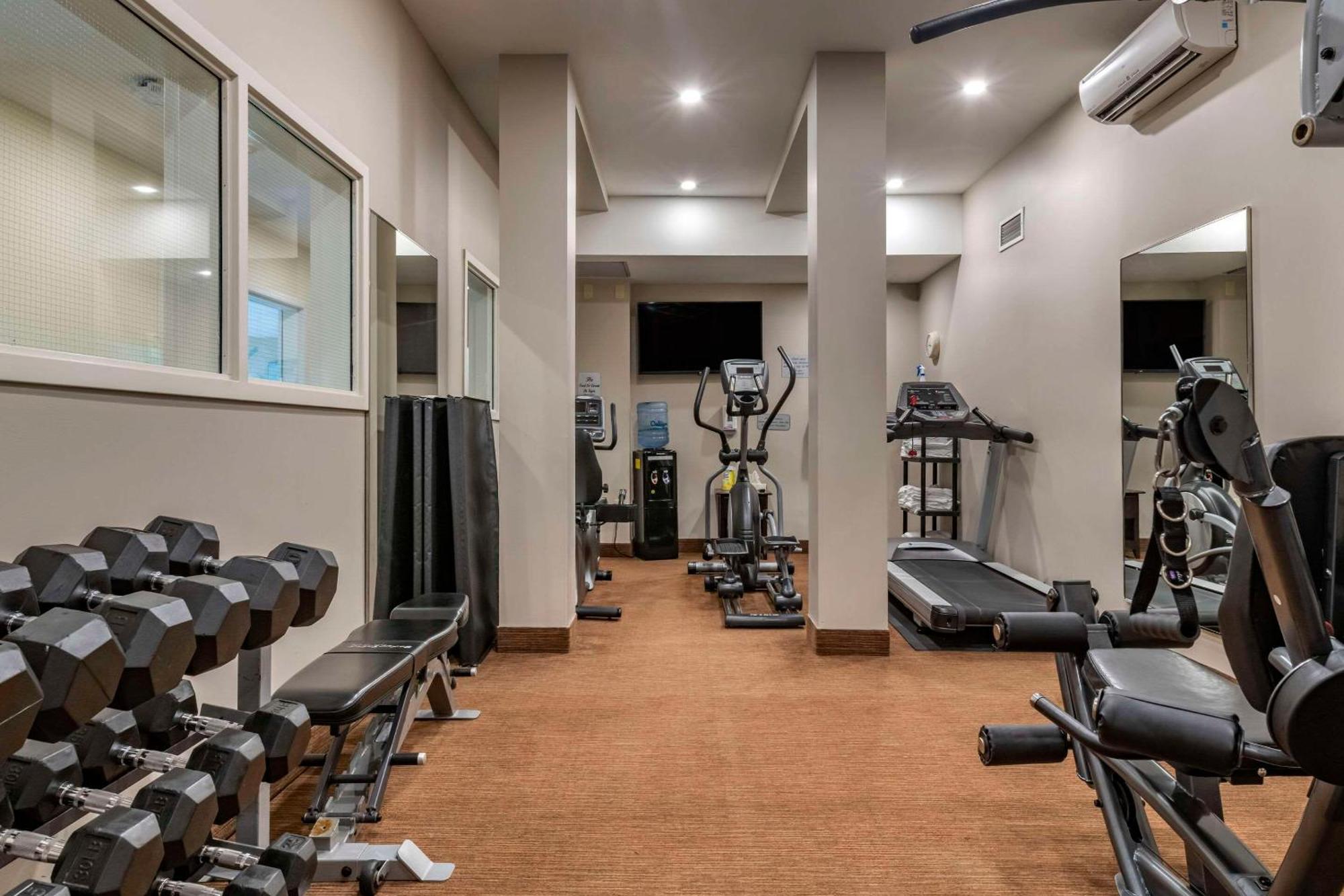 Quality Inn & Suites Quispamsis Rothesay Extérieur photo
