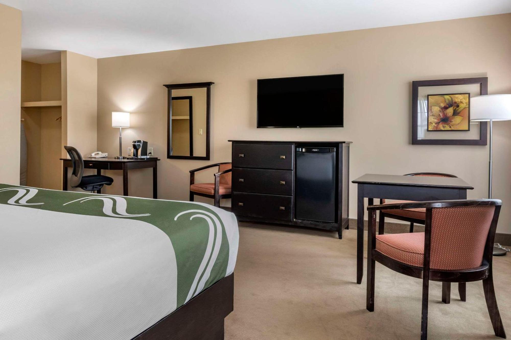Quality Inn & Suites Quispamsis Rothesay Extérieur photo