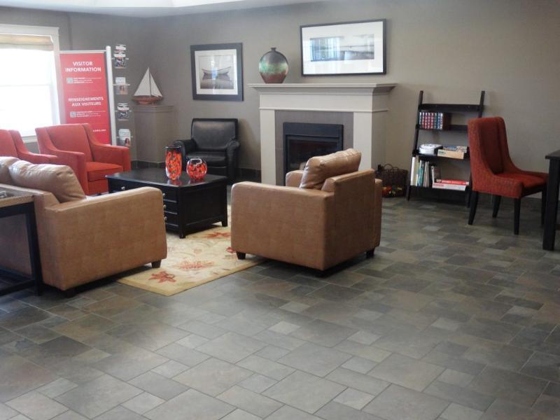 Quality Inn & Suites Quispamsis Rothesay Extérieur photo